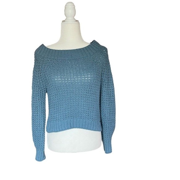 Abercrombie & Fitch Sweaters - Abercrombie & Fitch blue chunky knit off the shoulder sweater